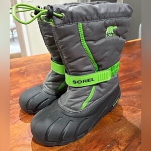 Sorel Youth Flurry Snow Boots Size 4